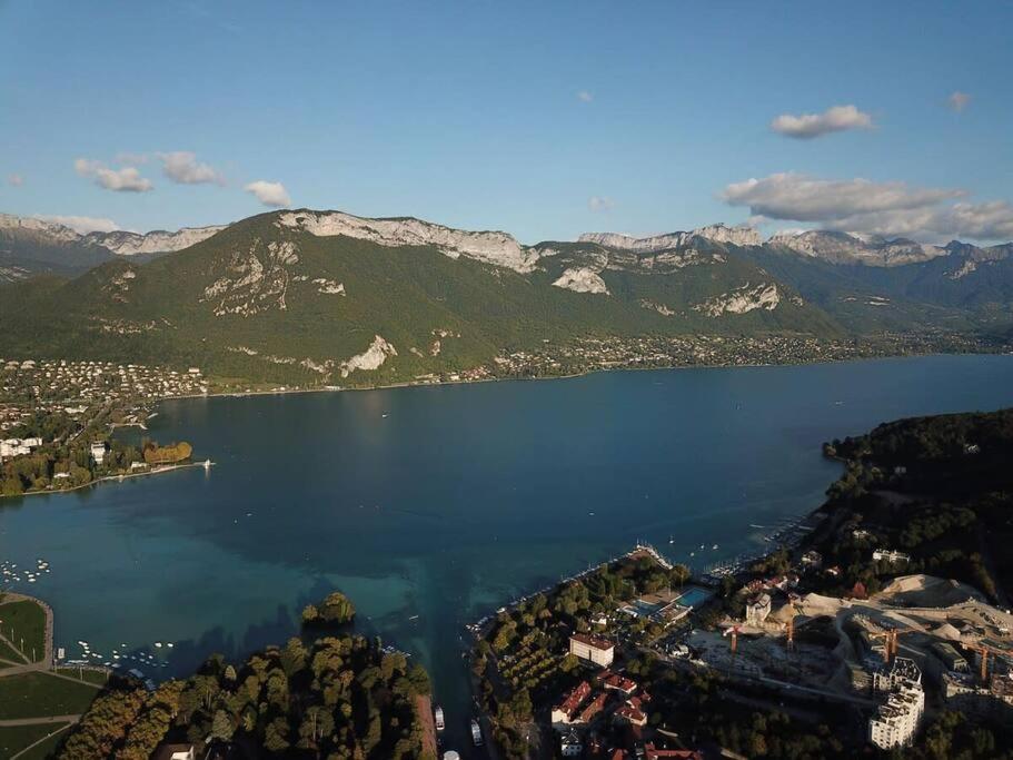 Toit-Terrasse Traversant Plein Centre 100M Du Lac Apartment Annecy Exterior photo